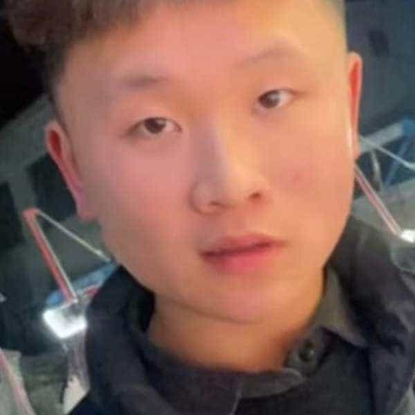 22岁岁河南单身帅哥 - 山南吉缘网