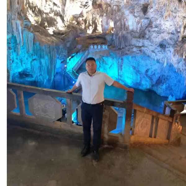 35岁岁云南单身帅哥 - 山南吉缘网