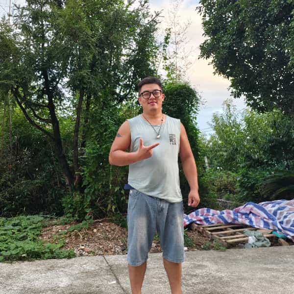 32岁岁浙江单身帅哥 - 山南吉缘网