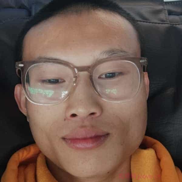 25岁岁四川单身帅哥 - 山南吉缘网